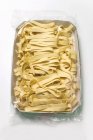 Getrocknete Pappardelle Pasta in Verpackung — Stockfoto