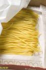 Spaghetti secchi in confezione — Foto stock