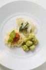 Espaguete, nhoque e macarrão ravioli — Fotografia de Stock