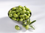Olive verdi fresche — Foto stock