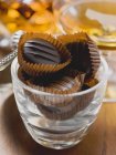 Chocolats bruns savoureux — Photo de stock