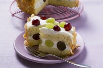 Gâteau au yaourt aux raisins — Photo de stock
