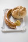 Bratwurst aux saucisses à la moutarde — Photo de stock
