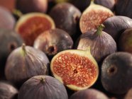 Fresh organic figs — Stock Photo