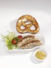 Salsicce bianche fritte con senape — Foto stock