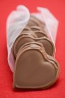 Apilados corazones de chocolate - foto de stock