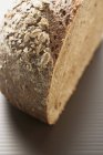 Свежеиспеченный хлеб из муки — стоковое фото