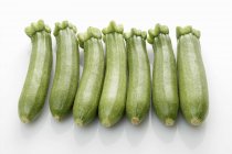 Frische Baby-Zucchini — Stockfoto