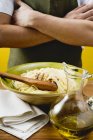 Schüssel Spaghetti und Olivenöl — Stockfoto