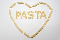 Wort Pasta von Rad Nudelstücke — Stockfoto