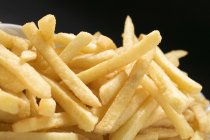 Batatas fritas em prato de papel — Fotografia de Stock