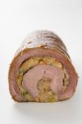 Ролад из фаршированной свинины — стоковое фото
