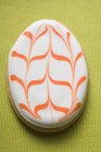 Galleta en forma de huevo de Pascua - foto de stock