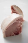 Сырая свиная отбивная — стоковое фото