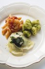 Tre diversi piatti di pasta — Foto stock