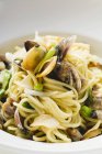 Spaghetti pasta with clams — Stock Photo