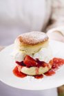 Strawberry shortcake with cream — Stock Photo