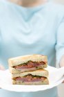 Два сэндвича с тунцом — стоковое фото