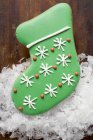 Biscoito de Natal em forma de bota verde — Fotografia de Stock