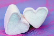 Due marshmallow rosa e bianchi — Foto stock