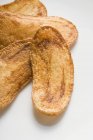 Смажені домашні картопляні чіпси — стокове фото