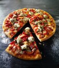 Pizza al formaggio e pepe — Foto stock