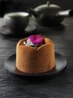 Pastel de chocolate pequeño - foto de stock
