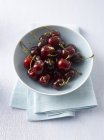 Bowl of ripe cherries — Stock Photo