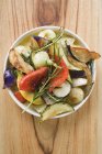 Жареные овощи с розмарином — стоковое фото