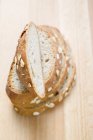 Хліб нарізаний і складений — стокове фото