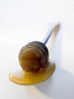 Honiglöffel mit Honig — Stockfoto