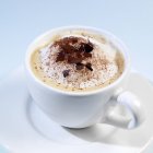 Chocolate quente com espuma de leite — Fotografia de Stock