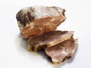 Carne de porco cozida em fatias parciais — Fotografia de Stock