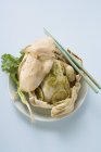 Pollo de lima en corteza de pastelería - foto de stock