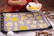 Неварене печиво з жовтком — стокове фото
