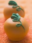Pumpkin-shaped sweets — Stock Photo