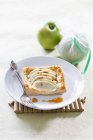 Torte di pasta sfoglia con mela — Foto stock