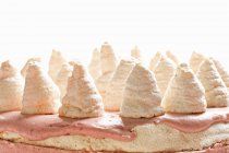 Tarta de merengue de frambuesa - foto de stock