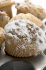 Verschiedene Muffins in Muffinform — Stockfoto