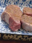 Steak de boeuf et médaillons — Photo de stock