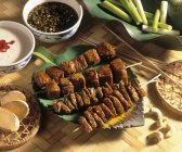 Carne de res y cordero satay - foto de stock