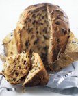 Lmond and olive bread — Stock Photo