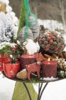 Decoraciones navideñas festivas - foto de stock