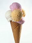 Colheres de diferentes sorvetes — Fotografia de Stock