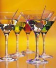 Martini cocktails with olives — Stock Photo