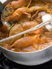 Guiso de cangrejo en sartén de estofado - foto de stock
