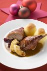 Duck with red cabbage and potato dumplings — Stock Photo