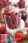Christmas decoration with cranberries — Stock Photo