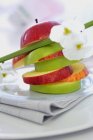 Tower of apple slices — Stock Photo