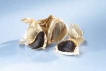 Maturo aglio nero — Foto stock